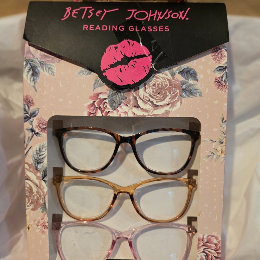 Betsey Johnson Reading Glasses Set - Picture 2 of 4